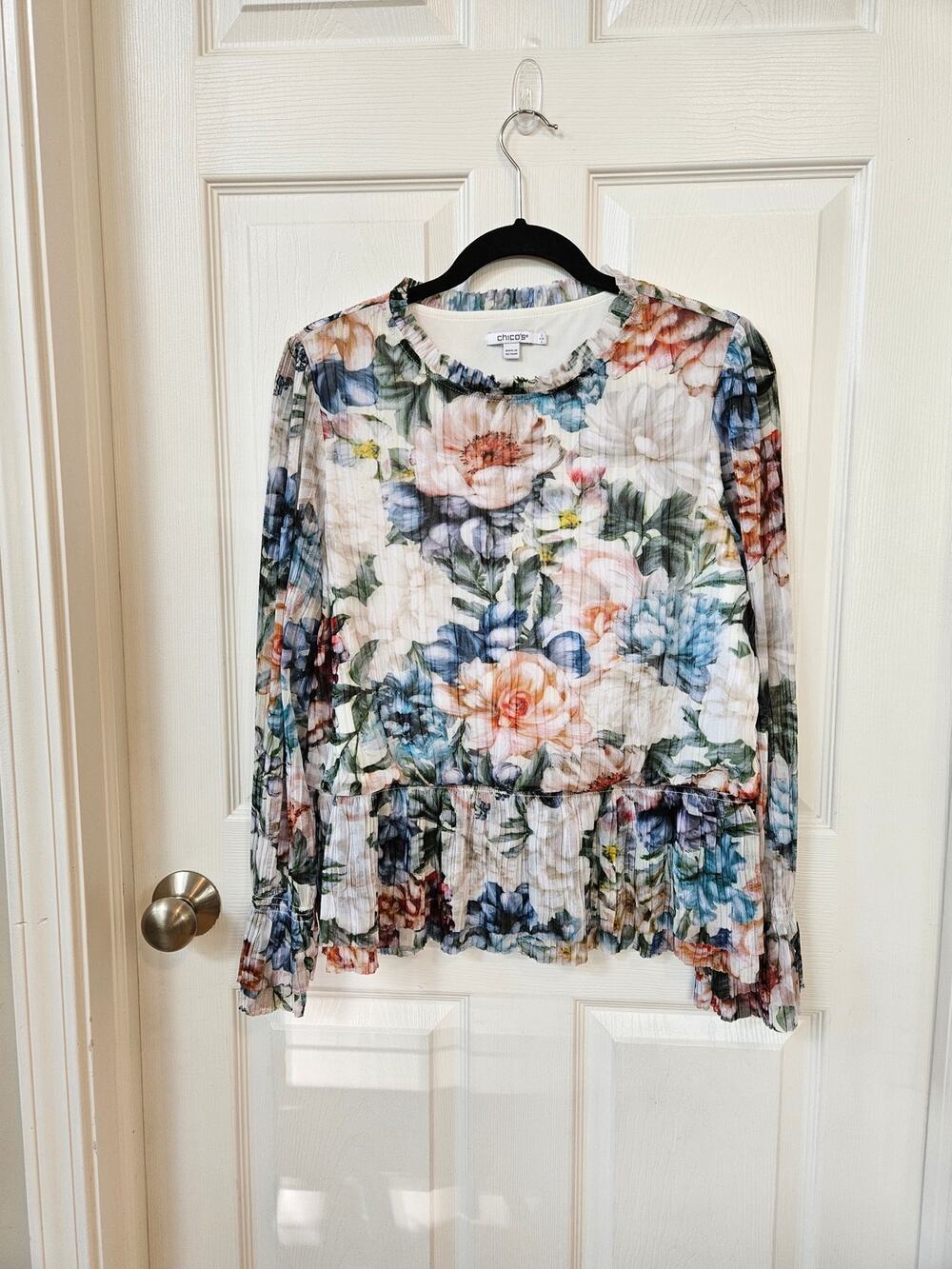 Chico’s Floral Mesh Pleated Blouse Women’s Size 2 Large Romantic Peplum Top